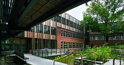 台中市私立华盛顿高级中学阅读区