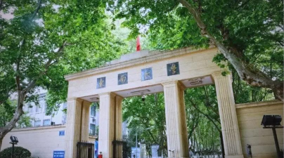 西峰区后官寨乡王岭初级中学阅读区
