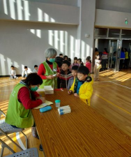 桃园县立草漯国中阅读区