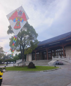 桃园县立龙冈国中阅读区