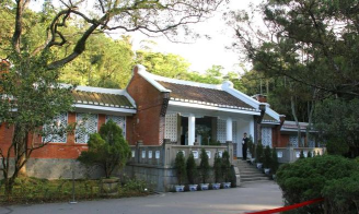 桃园县立龙潭国中阅读区