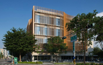 台南市立崇明国中阅读区