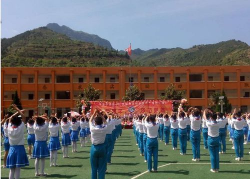 康县豆坝九年一贯制学校阅读区