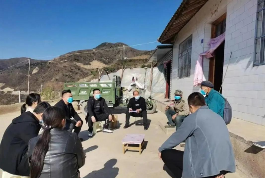 礼县崖城乡初级中学阅读区
