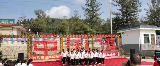 伏家镇向阳初级中学阅读区