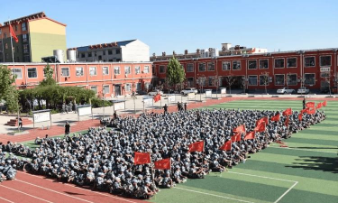 东方九年制学校