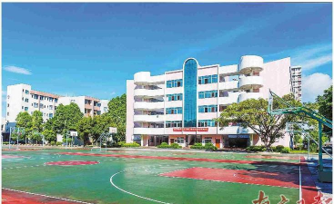 新兴县理工学校阅读区