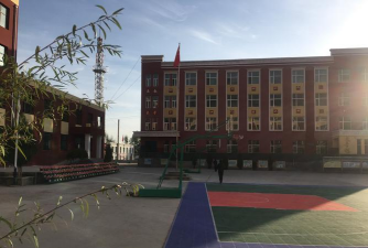 阿合奇县色怕巴依中学阅读区