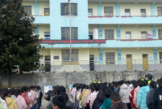 黄泥塘中学阅读区