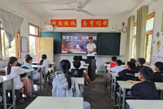 八堡初级中学阅读区