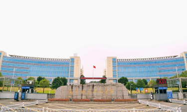 咸安区中等职业技术学校阅读区