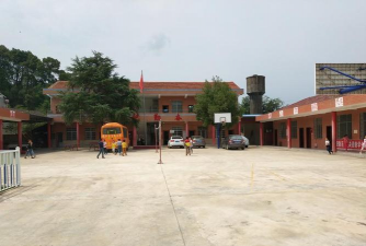 临澧县官亭乡中学阅读区