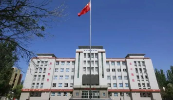 伊犁州职业中专学校阅读区