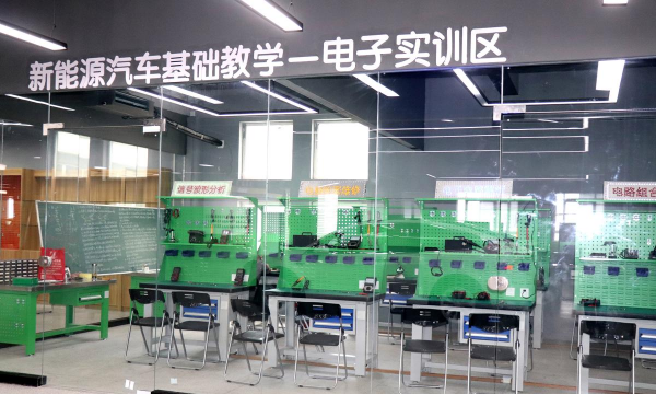 黑龙江汽修学校阅读区