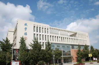 江苏泰兴技工学校阅读区