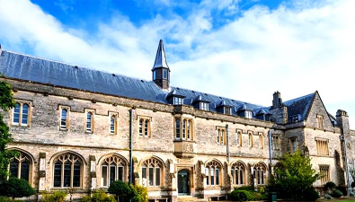 奇切斯特大学