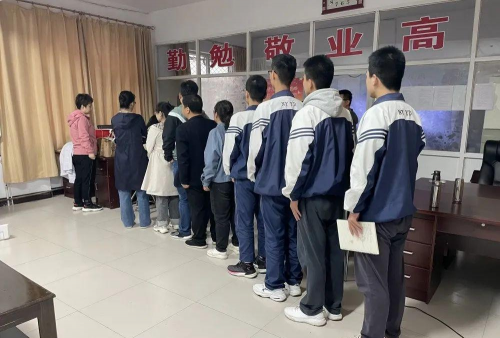 壶关县南洋育栋学校阅读区