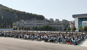 晴隆民族中学阅读区