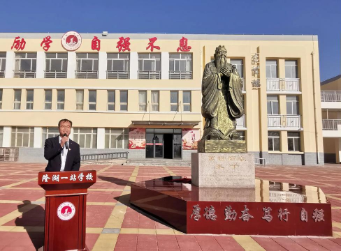 宁夏石嘴山市大武口区隆湖中学阅读区