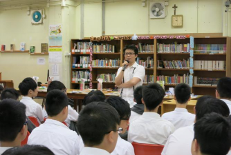 香港邓镜波书院阅读区