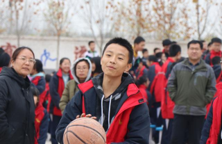 平乡县育英中学阅读区