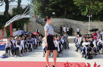 威海市商业学校阅读区