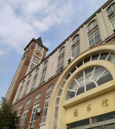 成都职业技术学院阅读区