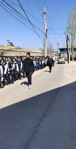 定兴县高里中学阅读区