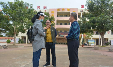 波莲中学阅读区