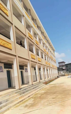 宾阳县新圩镇三塘初中阅读区