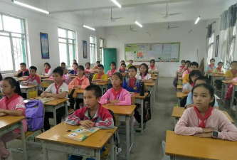 宾阳县太守初级中学阅读区