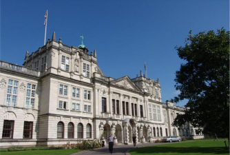 英国科学技术与电子商务学院阅读区