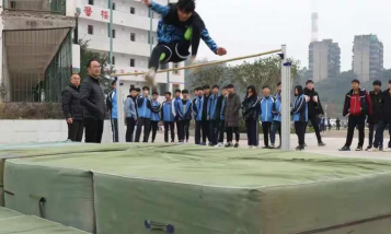 渠县临巴中学阅读区
