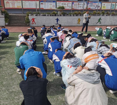 平昌县得胜中学北山后勤服务部阅读区