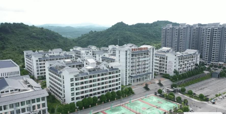 隆安中学阅读区