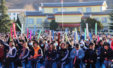 丽江民族中等专业学校阅读区