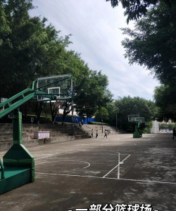 南宁市第四十二中学阅读区