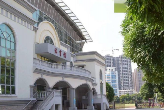 南宁市外国语学校(初中部)阅读区