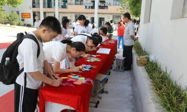 天台平镇中学阅读区