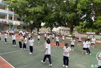 滨海镇横河中学阅读区