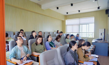 温岭市箬横镇中学阅读区