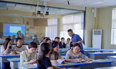 温岭市箬横镇高龙中学阅读区