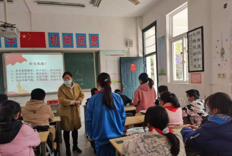 扬州市邗江区陈俊中学阅读区