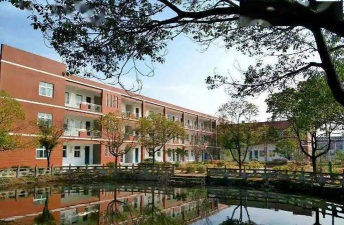 香沟中心校中学部