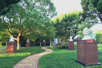 扬子学校中学部阅读区