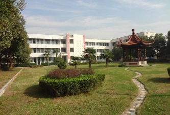 高邮市龙虬镇初级中学阅读区