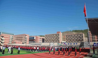 江都市吴堡中学阅读区