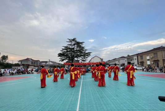 江都市郭村镇二姜中学阅读区
