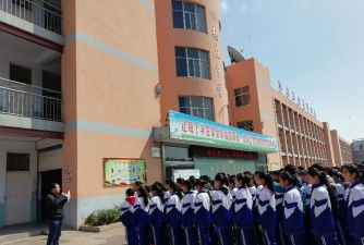 江都市杨庄中学阅读区