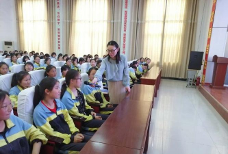 江都市双沟中学阅读区